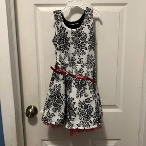 5t causal girl dress with red belt